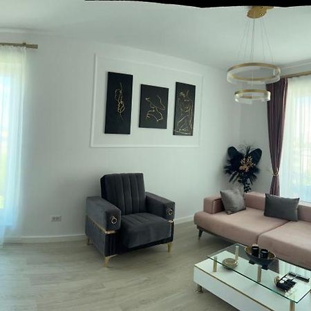 Glamart Apartment Craiova Esterno foto