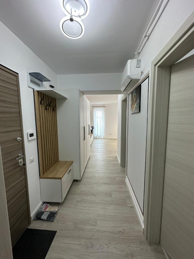 Glamart Apartment Craiova Esterno foto